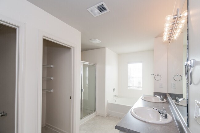 Building Photo - Spacious 5-Bedroom Home in Grovetown, GA