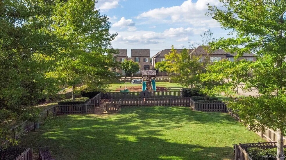 Building Photo - 4648 Broadwick St