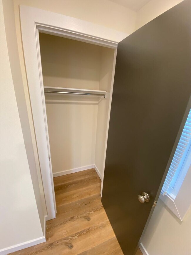 Building Photo - 6331 W Girard Ave