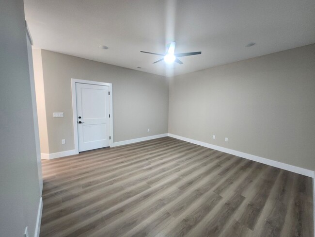 Building Photo - 5308 W Wernett Rd