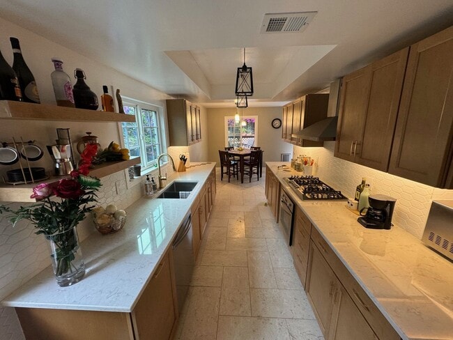 Building Photo - Coming soon!! beautiful spacious 3 bedroom...