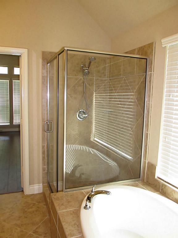 Building Photo - 14104 Green Thicket Dr