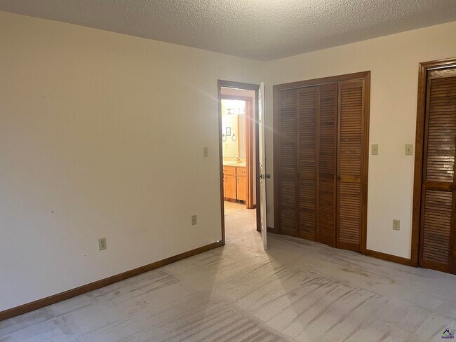 Building Photo - 178 Woodard Rd