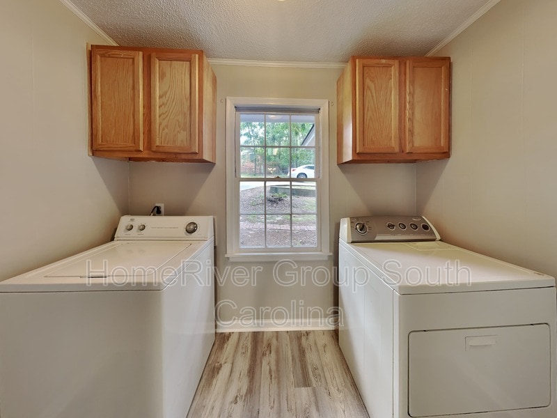 Building Photo - 2380 Spring Valley Dr
