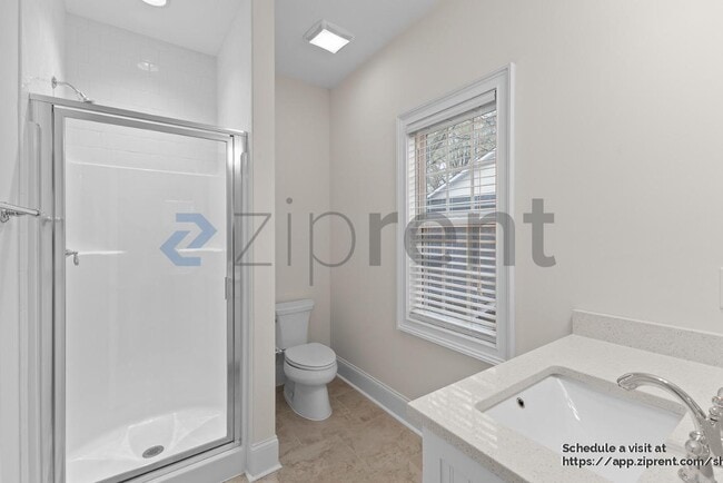 Building Photo - 1025 N Sharon Amity Rd