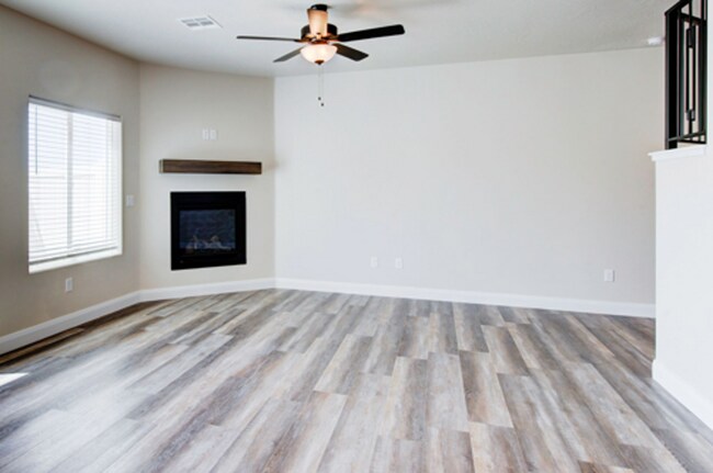 Building Photo - Brand new 3 bedroom, 2.5 bath townhome in Cedar City