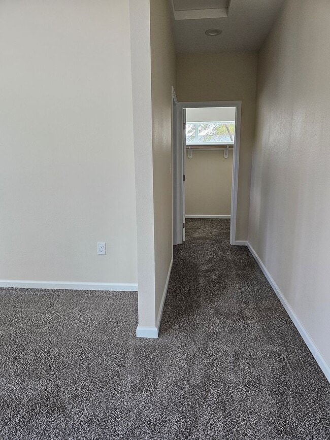 Building Photo - Beautiful New Construction Duplex in Carso...