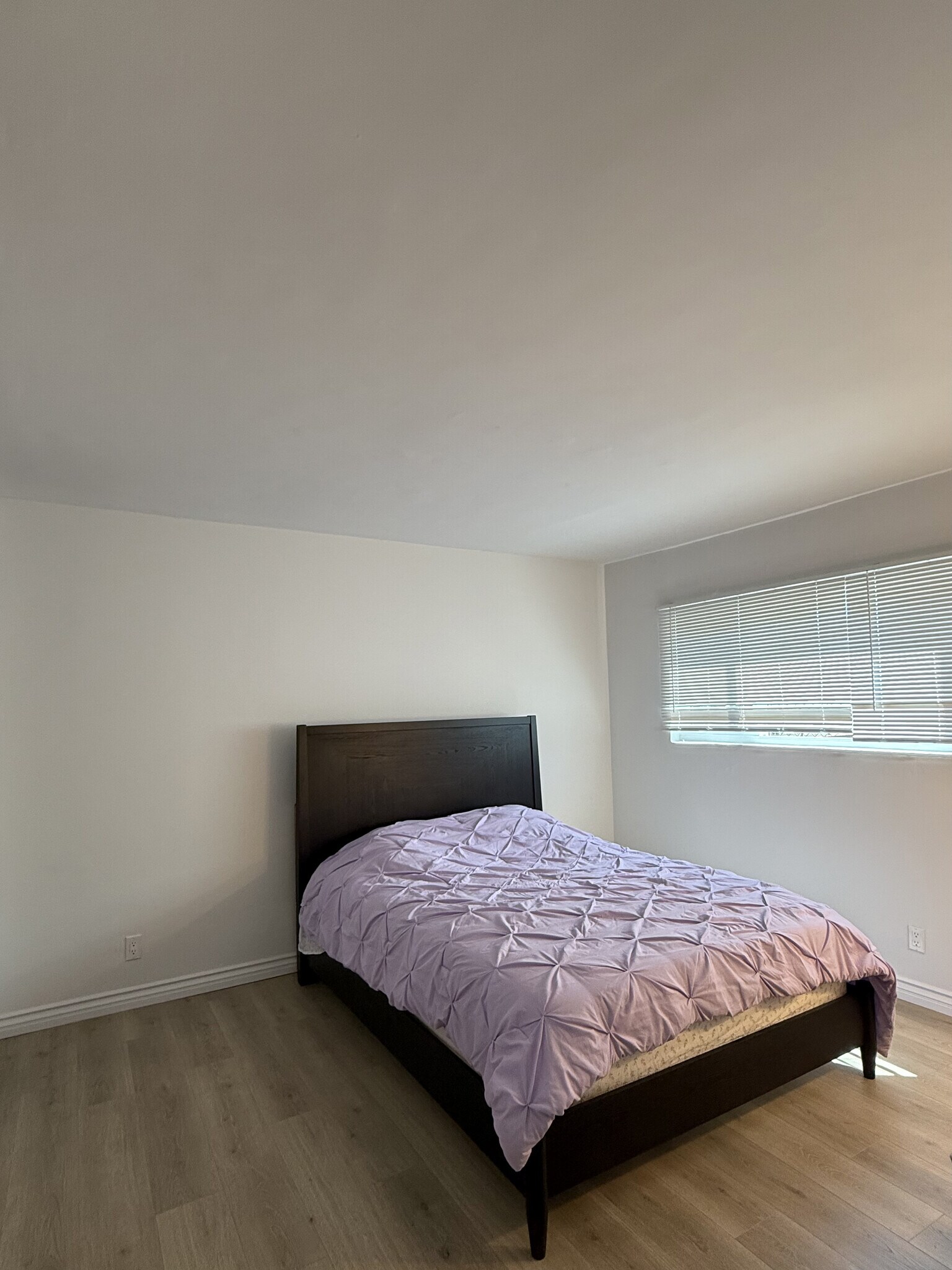 Bedroom - 14930 Magnolia Blvd