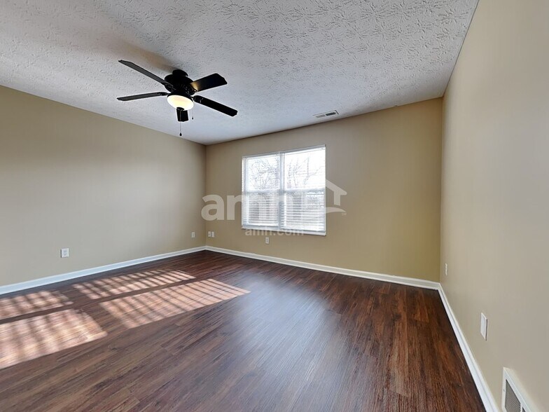 Building Photo - 1342 Shannon Ln