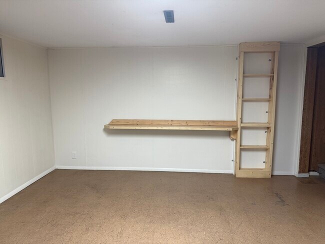 Building Photo - 1127 E Reynolds St