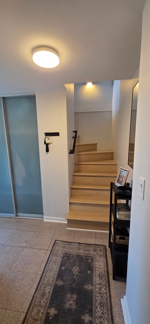 Building Photo - 1221 N Dearborn Pkwy