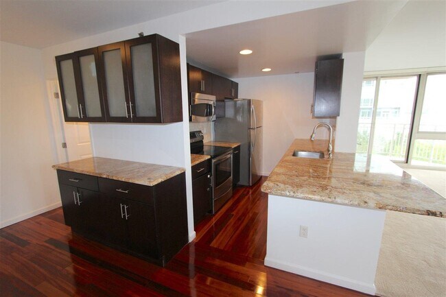 Building Photo - 20 2nd St