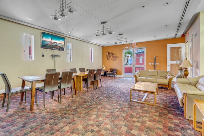 Building Photo - 75 E Agate Ave