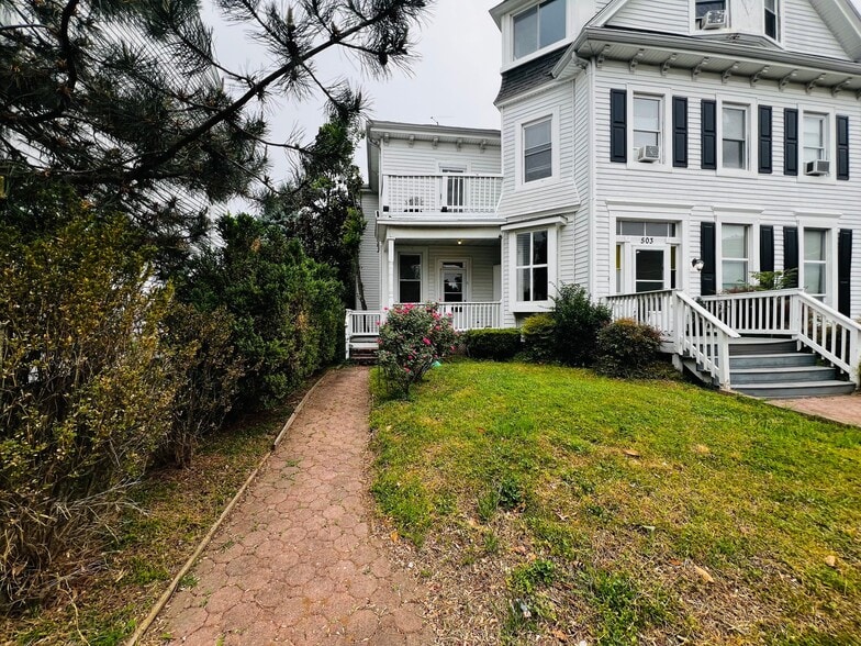 Building Photo - 503 Hanover St