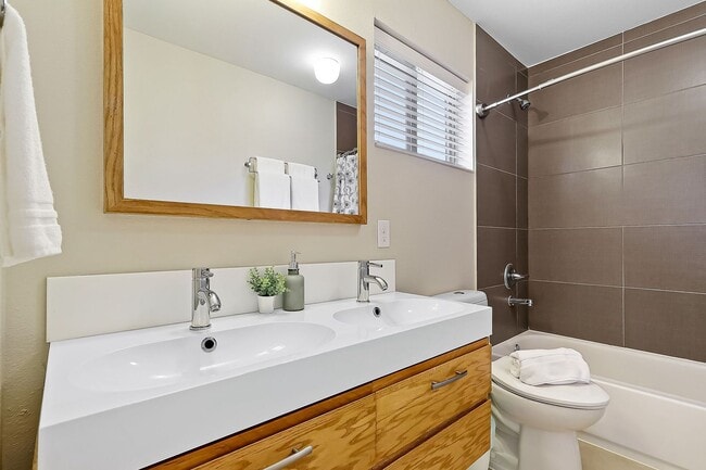 Building Photo - Spectacular Two Story Westside Duplex With...