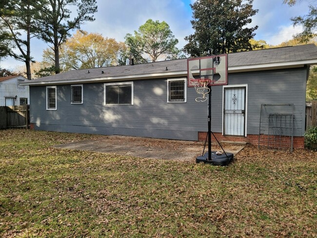Building Photo - 333 Reed Ave