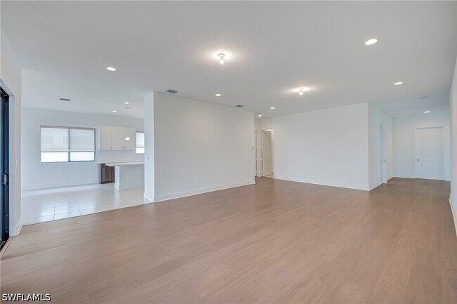 Building Photo - 5114 Panella Ave
