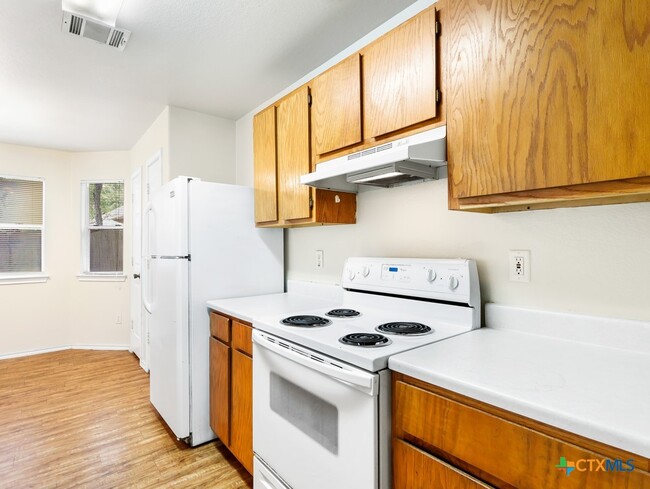 Building Photo - 825 Sagewood Trail