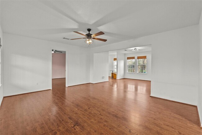 Building Photo - 14621 Cedar St