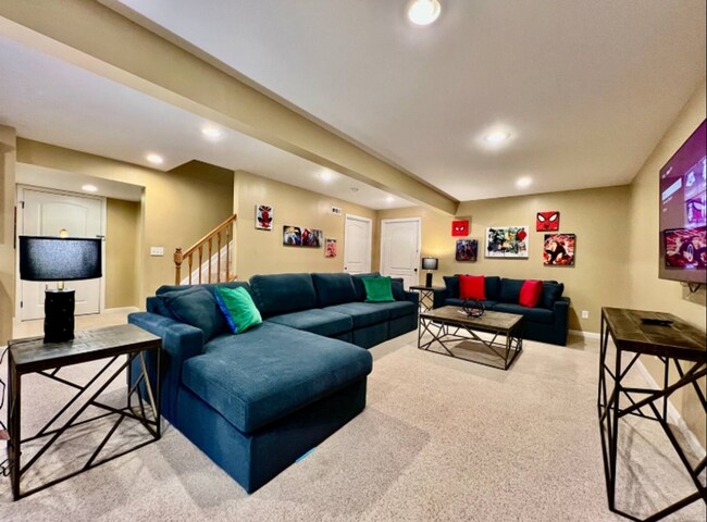 Building Photo - 5531 Oakview Terrace