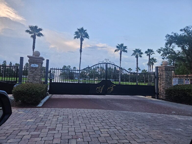 Building Photo - 1710 Swallowtail Ln