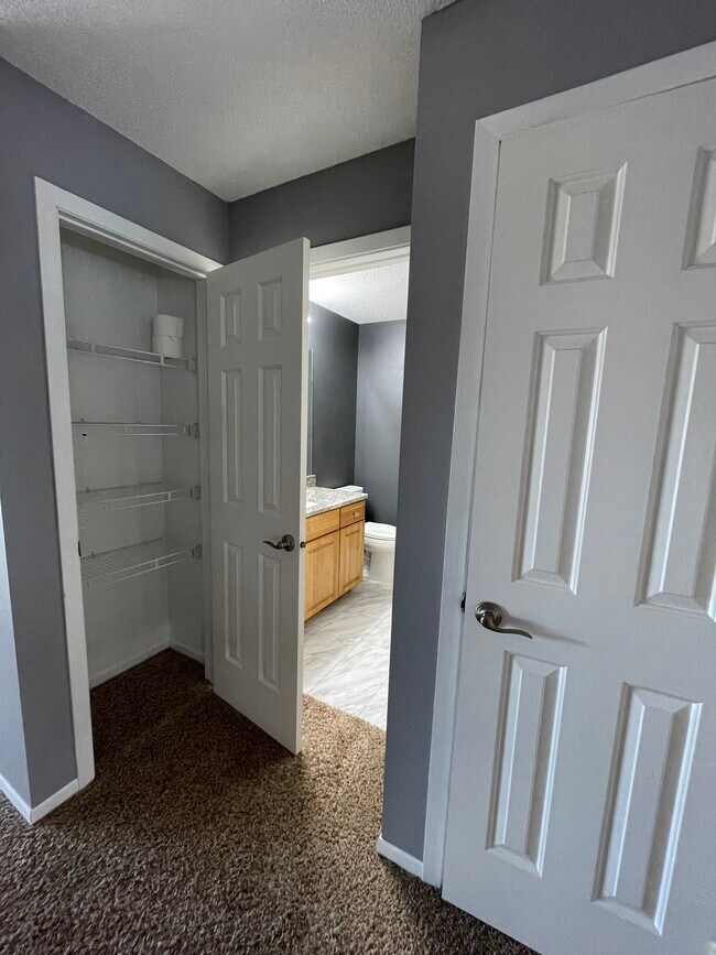 Building Photo - 7103 W 56th St