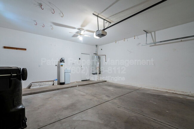 Building Photo - 3536 E San Pedro Ave