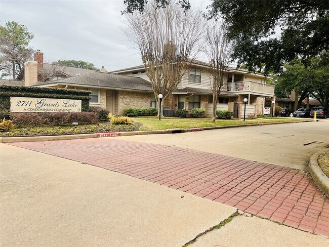 Building Photo - 2711 Grants Lake Blvd