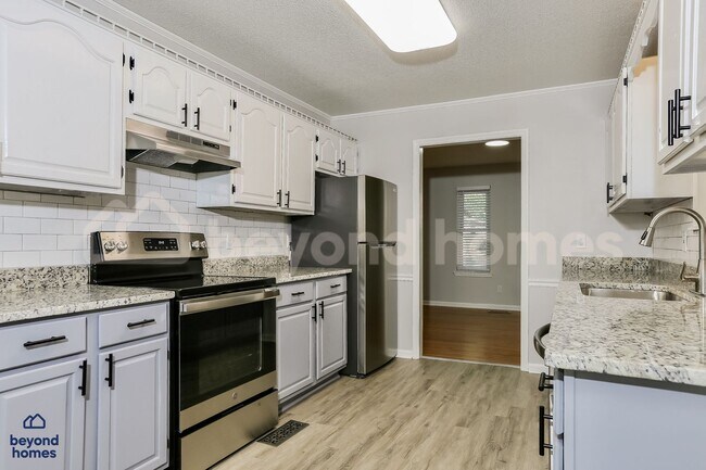 Building Photo - Ready to upgrade your lifestyle in Colony West? 3 Bed 2 Bath Home