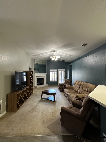 Building Photo - 6347 Ironside Dr S