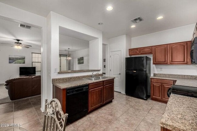 Building Photo - 2854 S Peel Dr