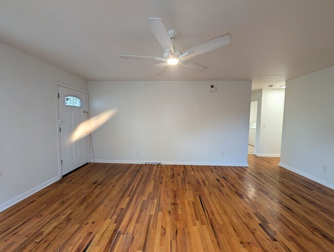 Building Photo - 511 Sewall Ave