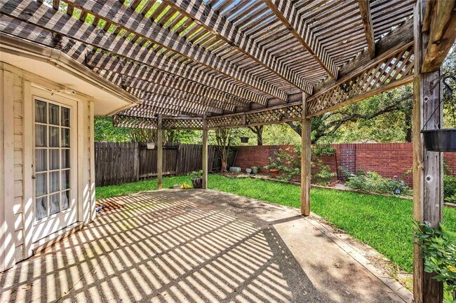 Building Photo - 8830 Sherina Park Dr