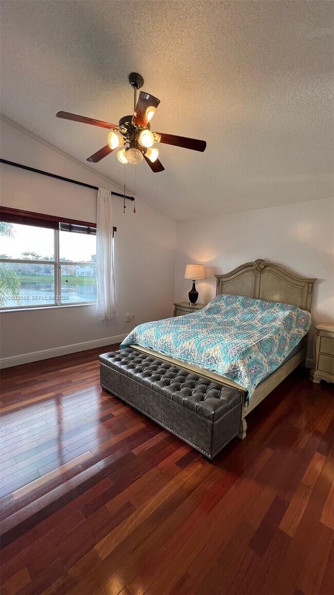 Building Photo - 1590 Seagrape Way