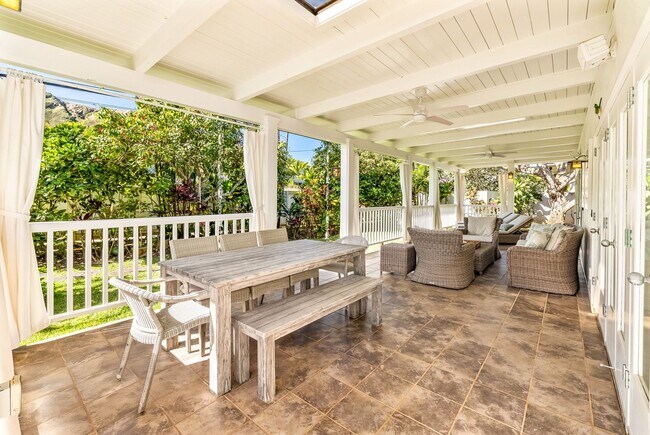 Building Photo - Fully Furnished Home in the Heart of Lanikai