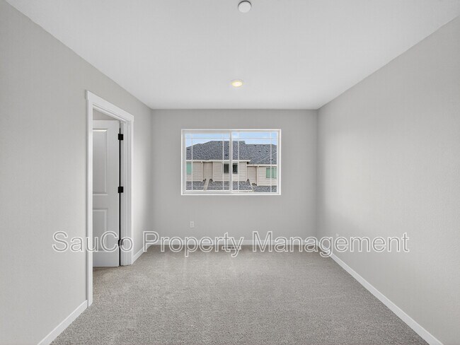 Building Photo - 7513 NW Eleanor Ave
