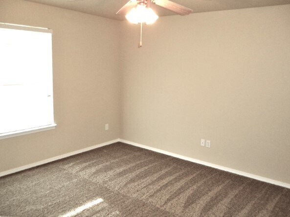 Building Photo - 9683 W Rustica Dr