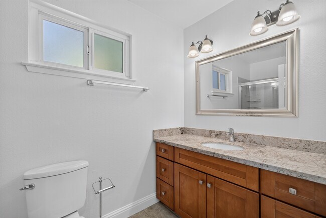 Building Photo - 2045 Larsen Ct
