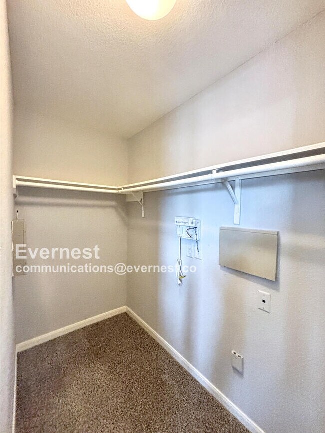 Building Photo - 10618 Kentington Oak Dr