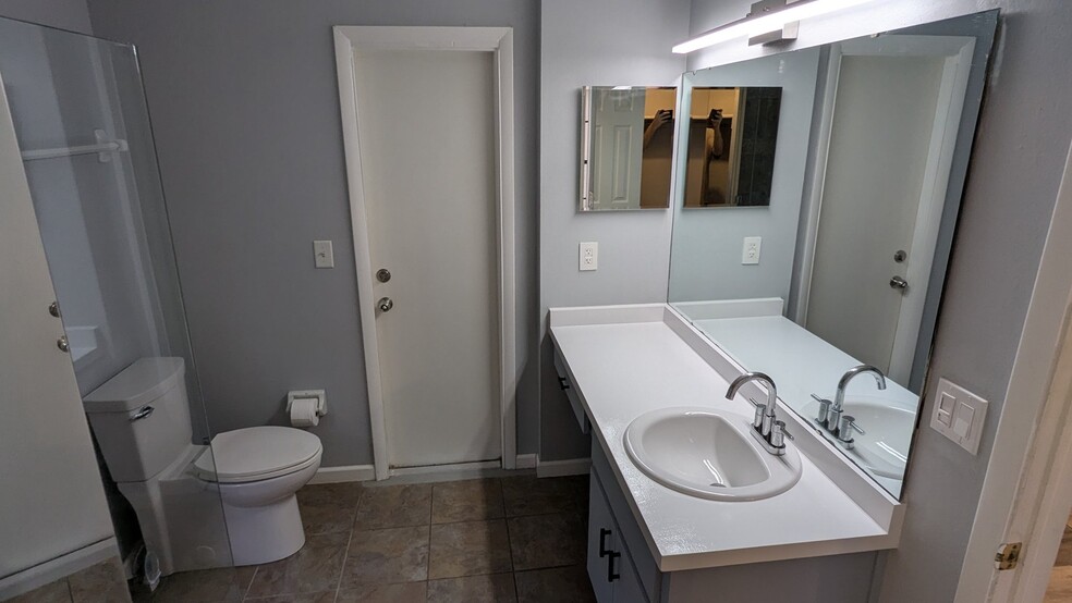 Building Photo - 492 Wild Fox Dr