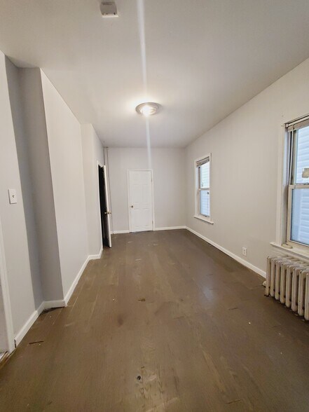 Unit 1 - 197 Orient Ave