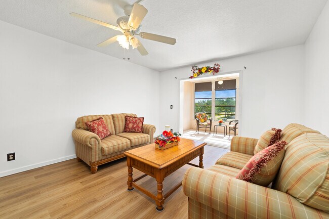 Building Photo - 230 NE 26th Ave