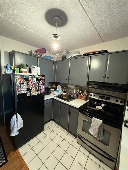 Primary Photo - 200 Swanton St