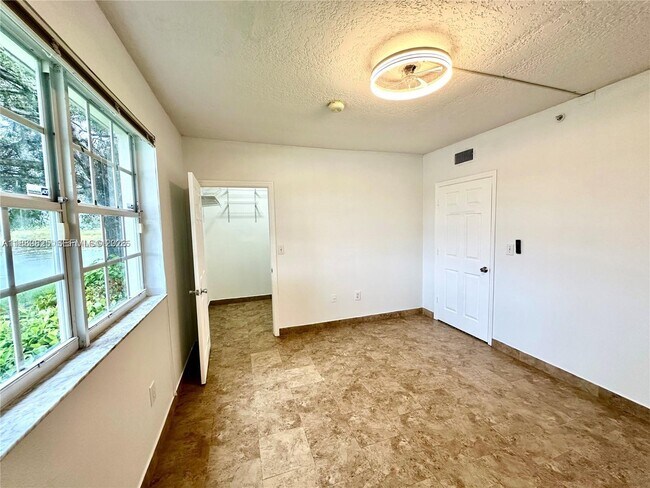 Building Photo - 231 SW 116th Ave