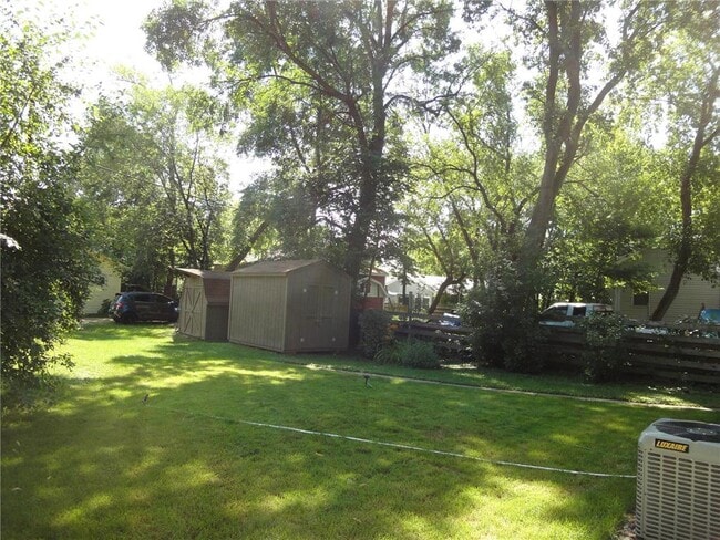 Building Photo - 2336 Ives Ln N