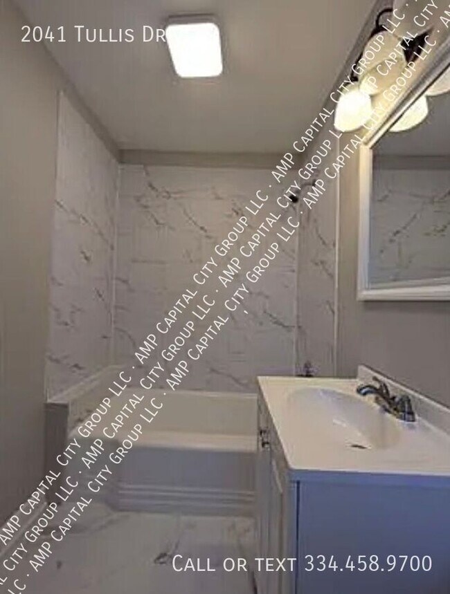 Building Photo - 2041 Tullis Dr