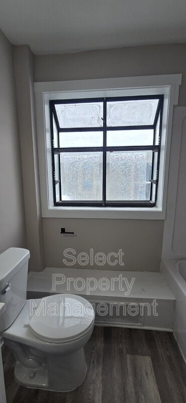 Building Photo - 724 Kinnaird Ave