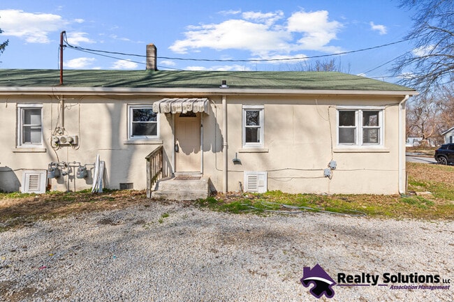 Primary Photo - 118 E Del-A-Vue Ave