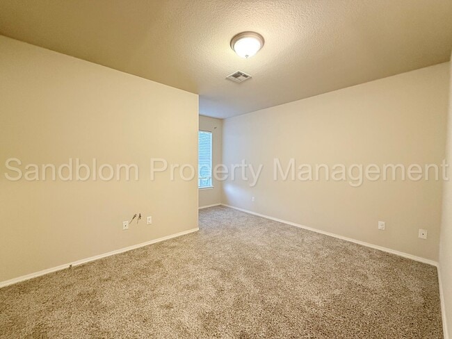 Building Photo - 4031 Rawson Rd