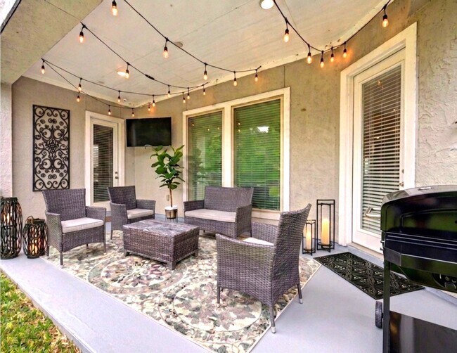 Building Photo - 13236 Tracewood Hills Ln